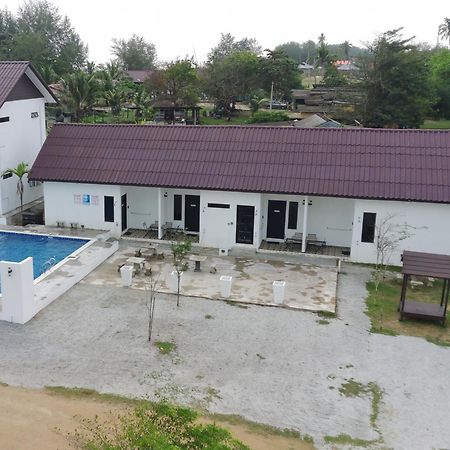 Kamalia Villas Kampung Penarik Exterior foto